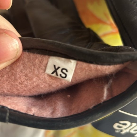 NWT 3M Thinsulate Black Leather Gloves XS - Picture 3 of 3